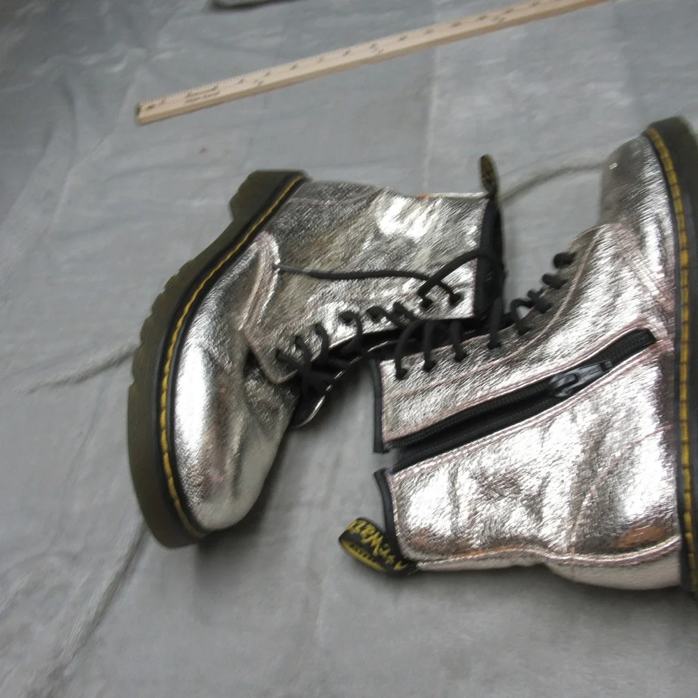 Dr Martens Girls 5 Combat Shoes Silver Crinkle Metallic Glitter Leather‎ Chunky